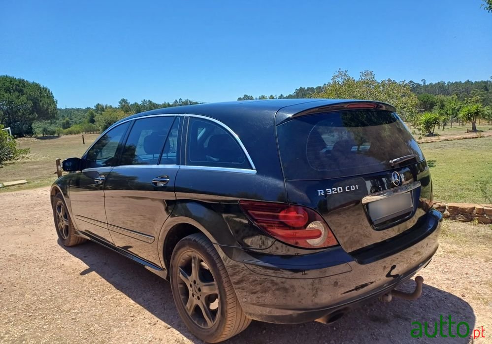 2007' Mercedes-Benz R 320 photo #3