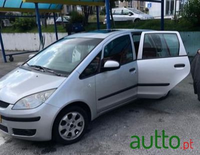 2005' Mitsubishi Colt photo #4