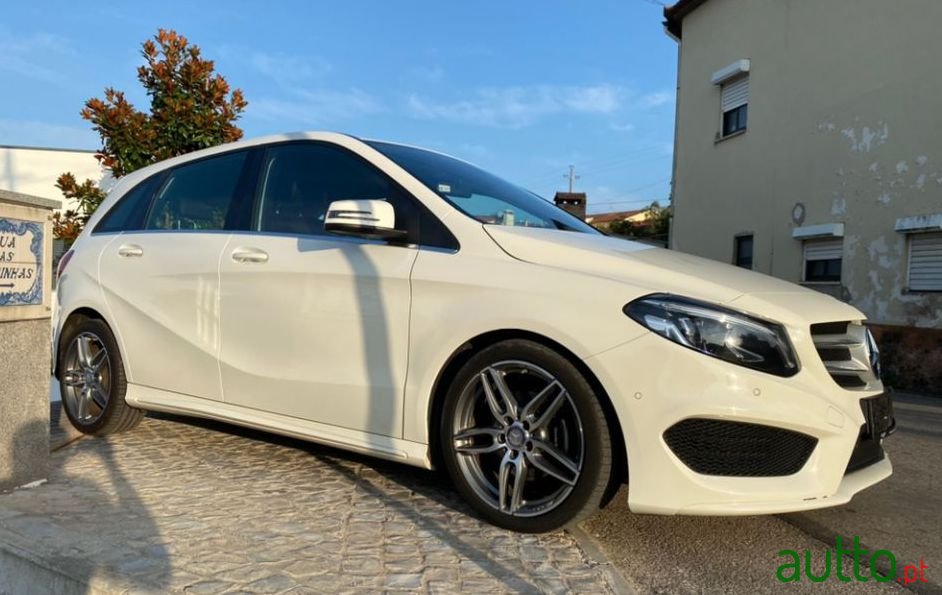 2016' Mercedes-Benz B-180 Amg photo #4