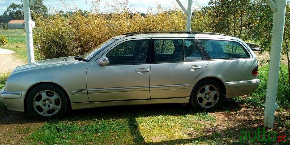 1999' Mercedes-Benz E-270 Avantgarde photo #1