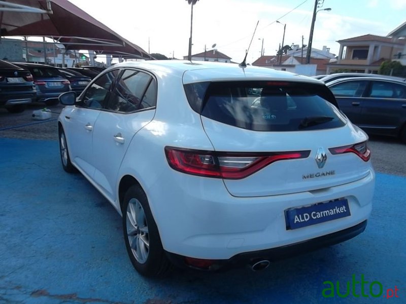 2017' Renault Megane photo #3