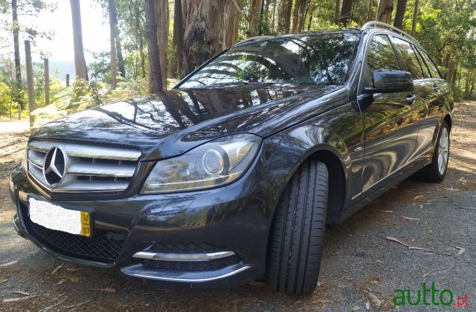 2012' Mercedes-Benz C-250 photo #1