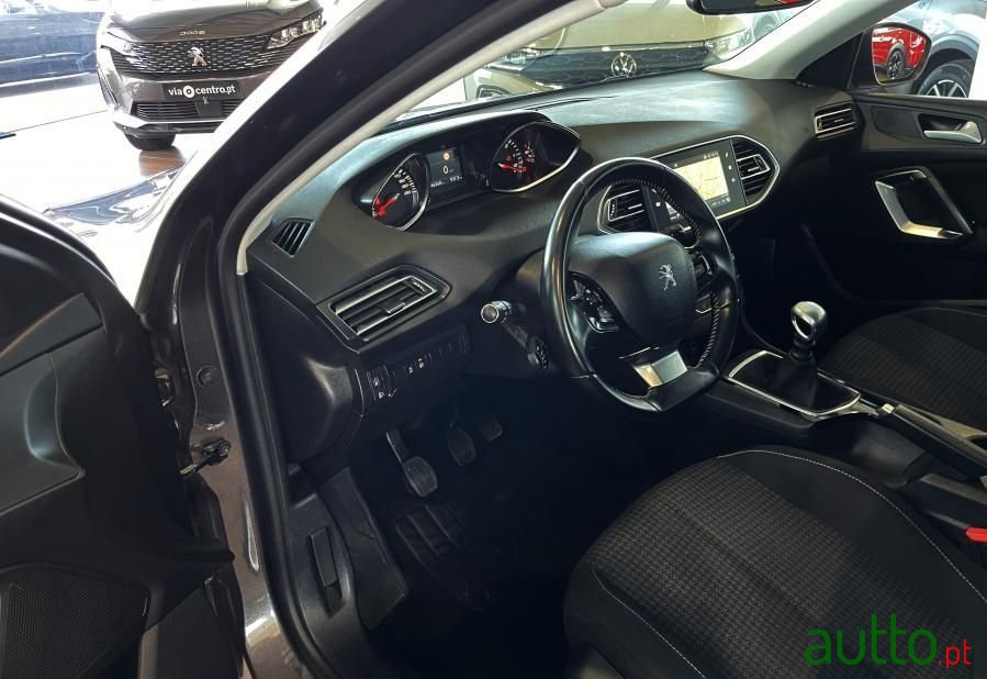 2018' Peugeot 308 Sw photo #5