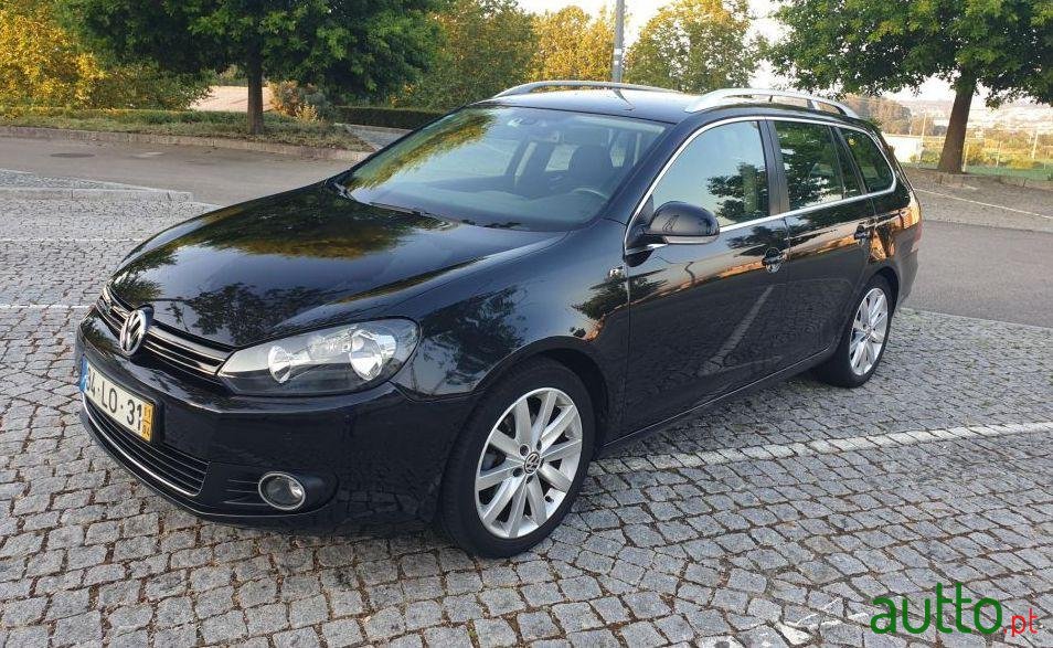 2011' Volkswagen Golf Variant photo #1