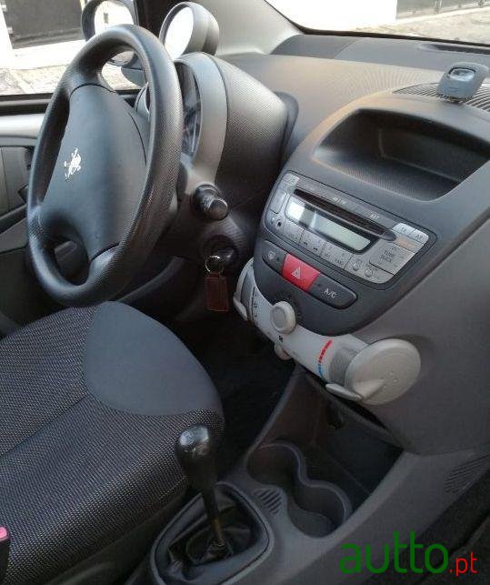 2007' Peugeot 107 photo #2