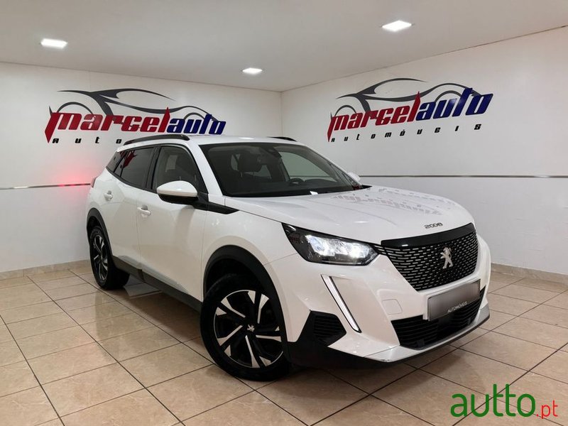 2021' Peugeot 2008 1.2 Puretech Allure photo #4