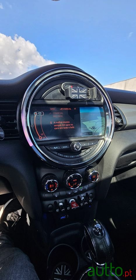 2017' MINI Cooper D 3 Portas photo #6