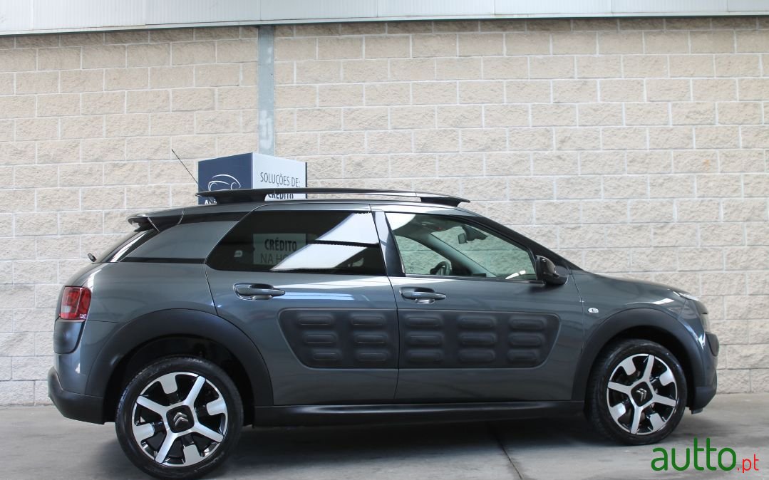 2015' Citroen C4 Cactus photo #5