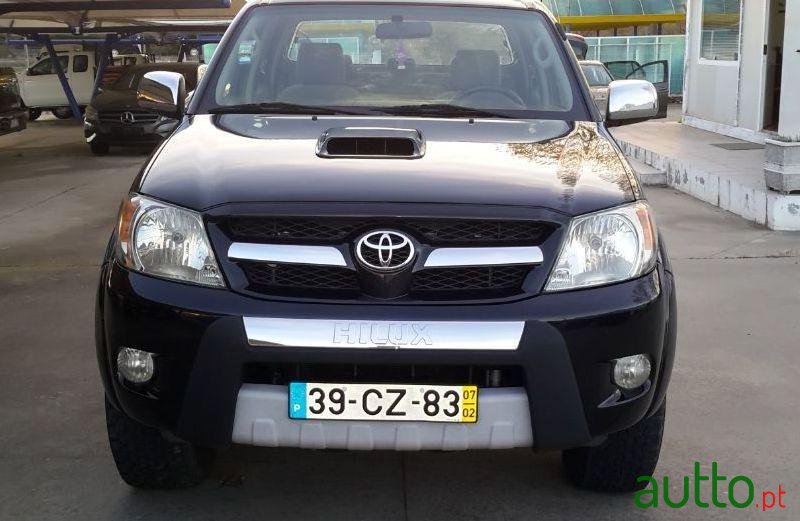 2007' Toyota Hilux Tracker 3.0 photo #1