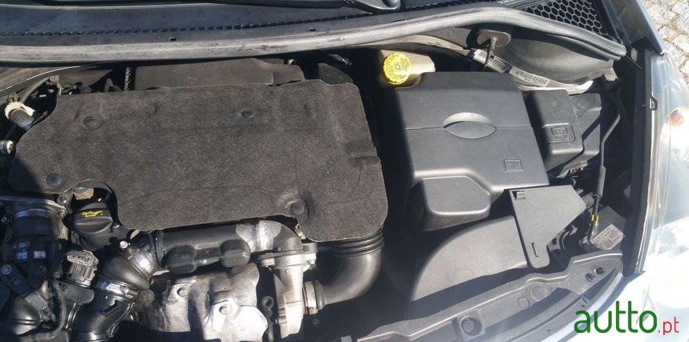 2007' Peugeot 207 Cc photo #2