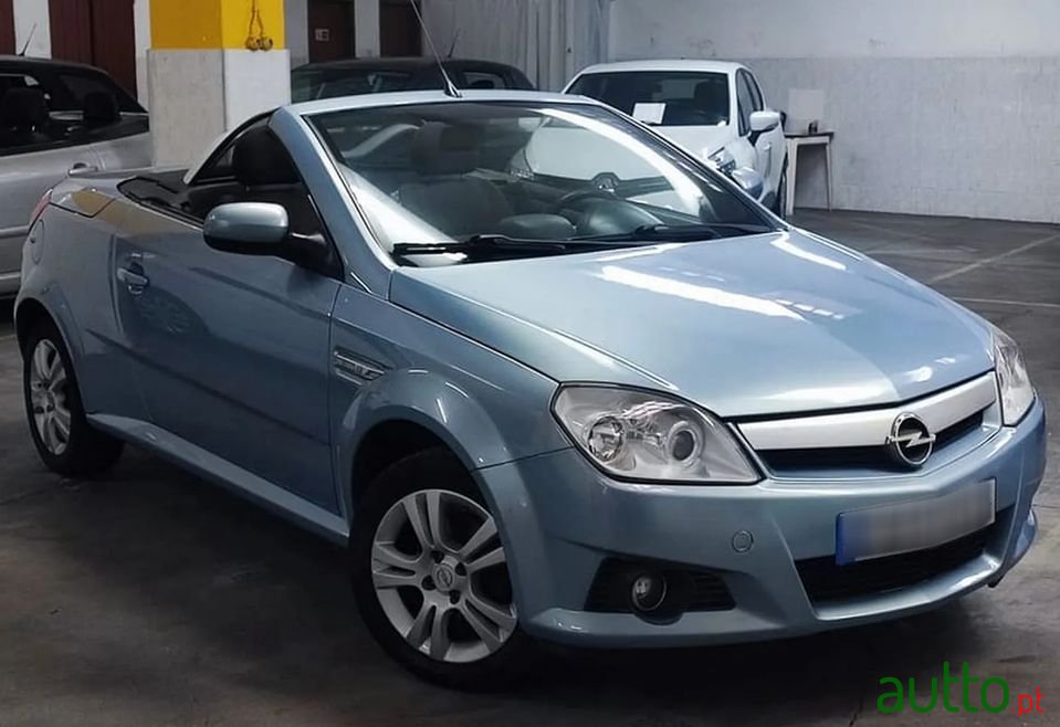 2005' Opel Tigra Twintop photo #3