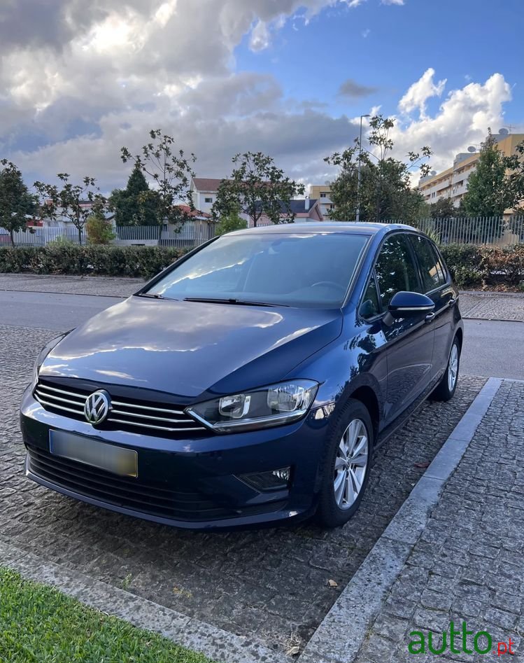 2015' Volkswagen Golf photo #1