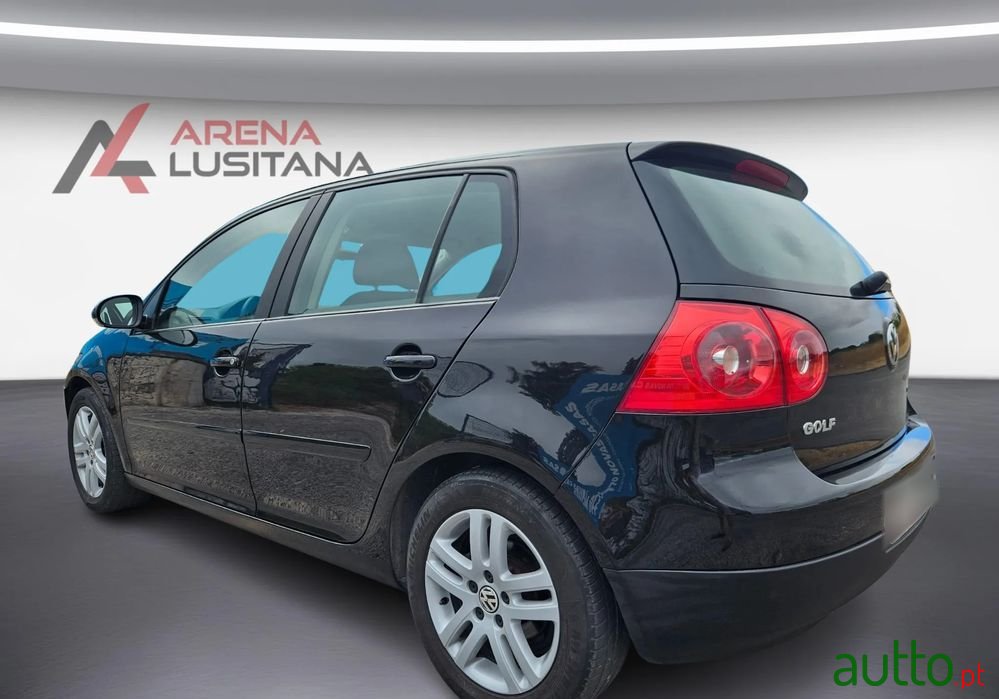 2008' Volkswagen Golf photo #5