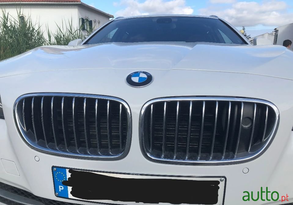 2010' BMW 530 photo #6