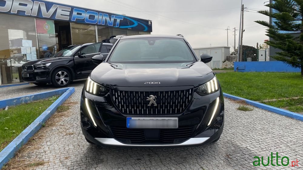 2021' Peugeot 2008 1.2 Puretech Gt photo #3