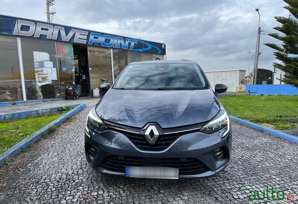 2021' Renault Clio photo #3