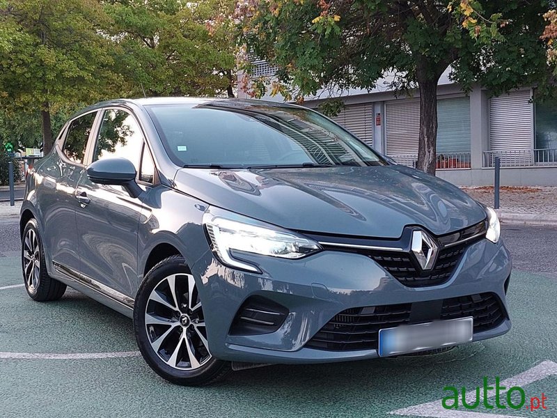 2020' Renault Clio photo #2