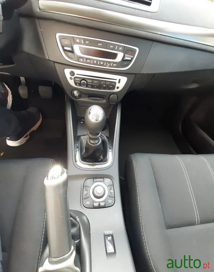 2013' Renault Mégane Sport Tourer photo #6