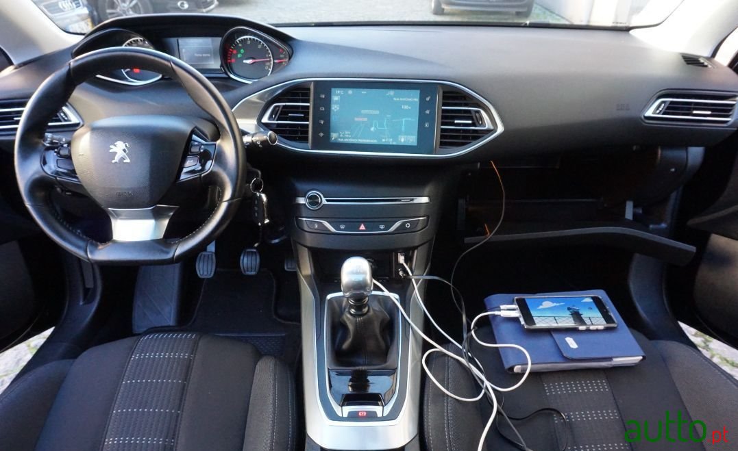 2015' Peugeot 308 Sw photo #5