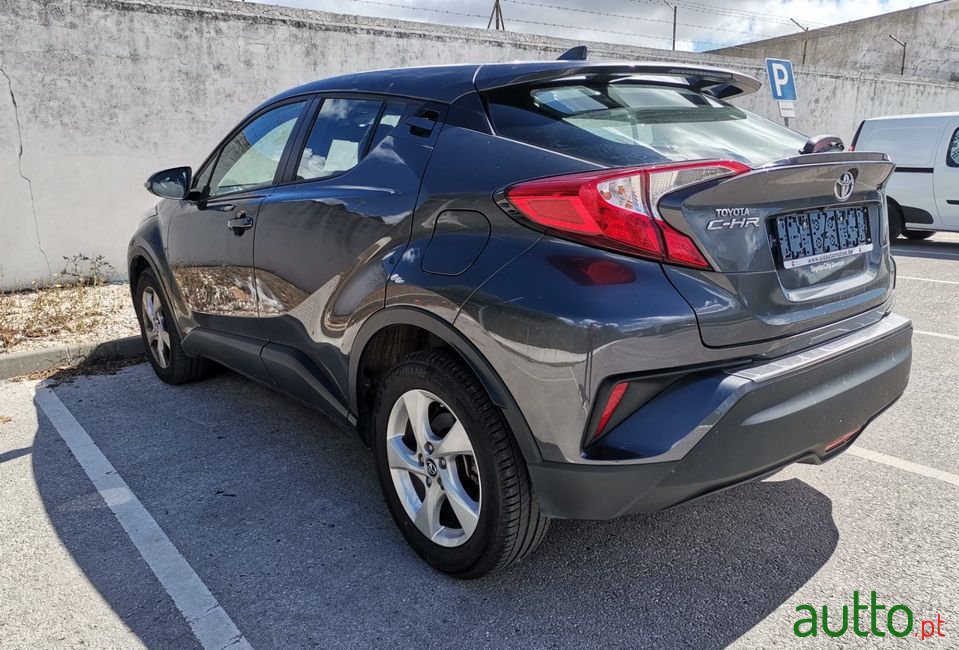 2018' Toyota C-Hr photo #5