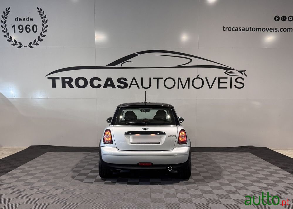 2010' MINI Cooper D 3 Portas photo #4