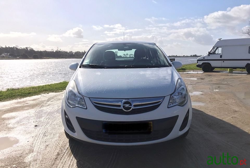 2013' Opel Corsa photo #3