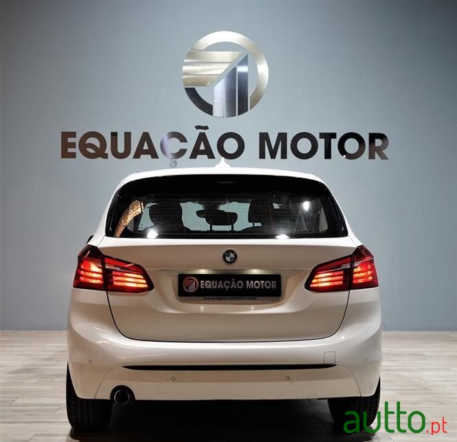 2016' BMW 216 Active Tourer photo #5