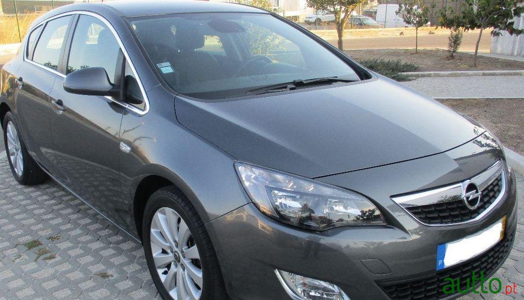 2012' Opel Astra Cosmo photo #3