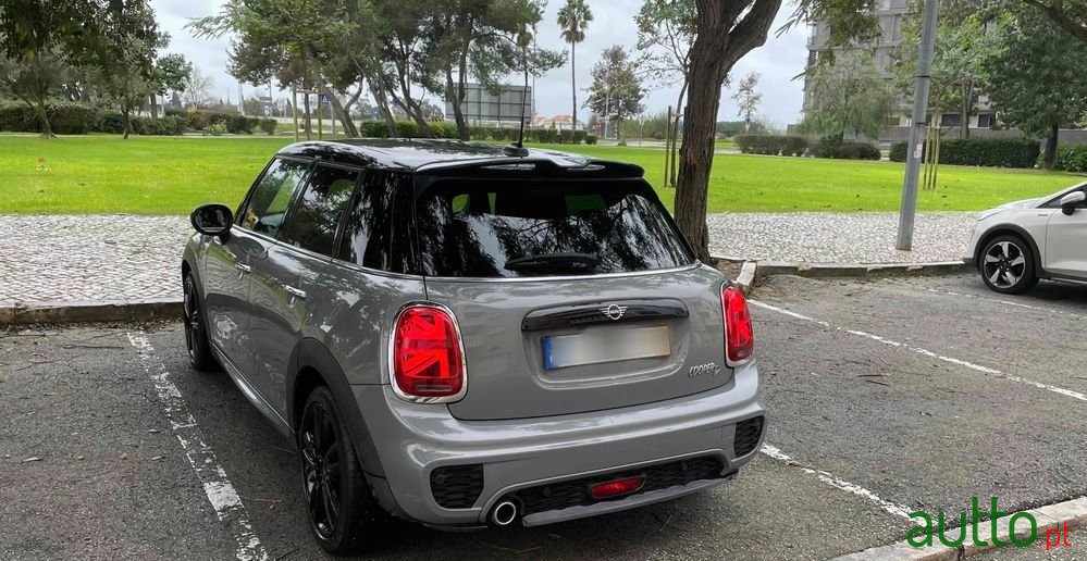 2019' MINI Cooper D Auto photo #4