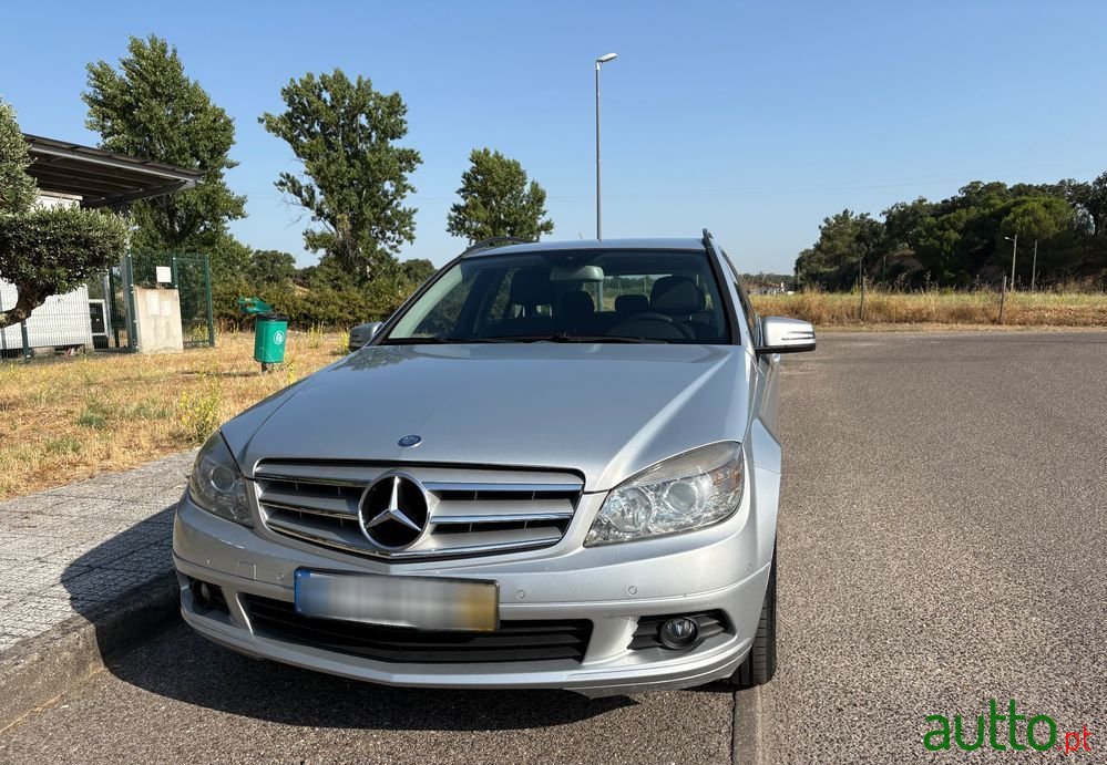 2010' Mercedes-Benz 220 photo #3