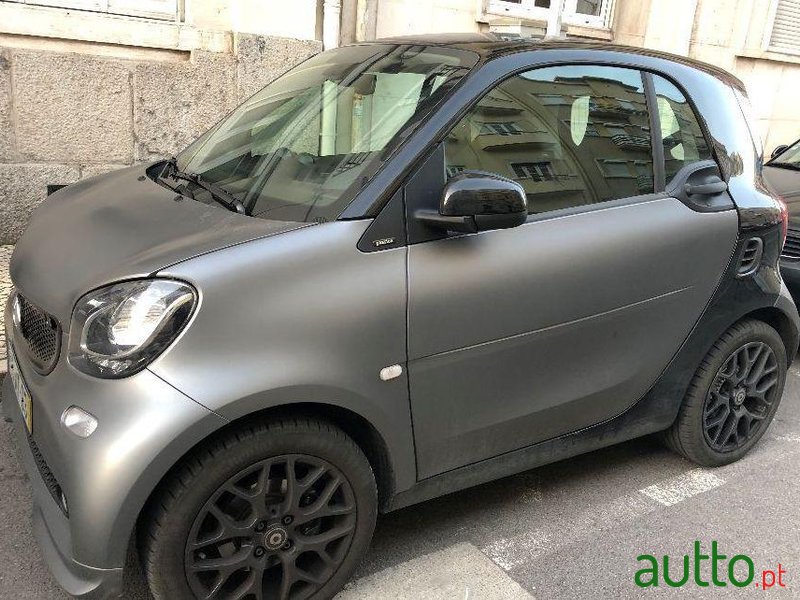 2019' Smart Fortwo photo #3