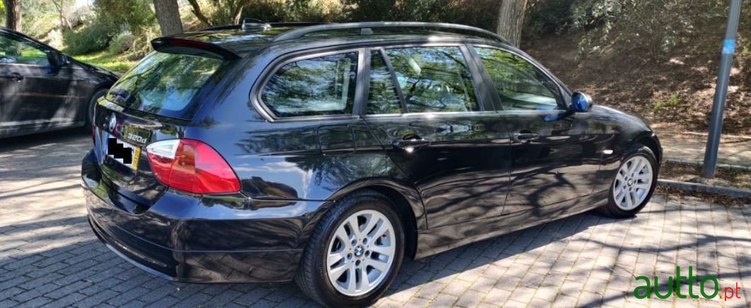 2008' BMW 320 D Touring Auto photo #3