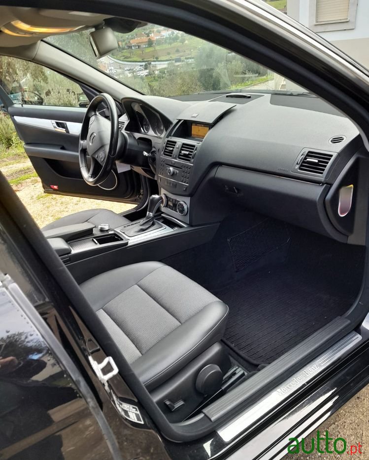 2010' Mercedes-Benz C 200 photo #6