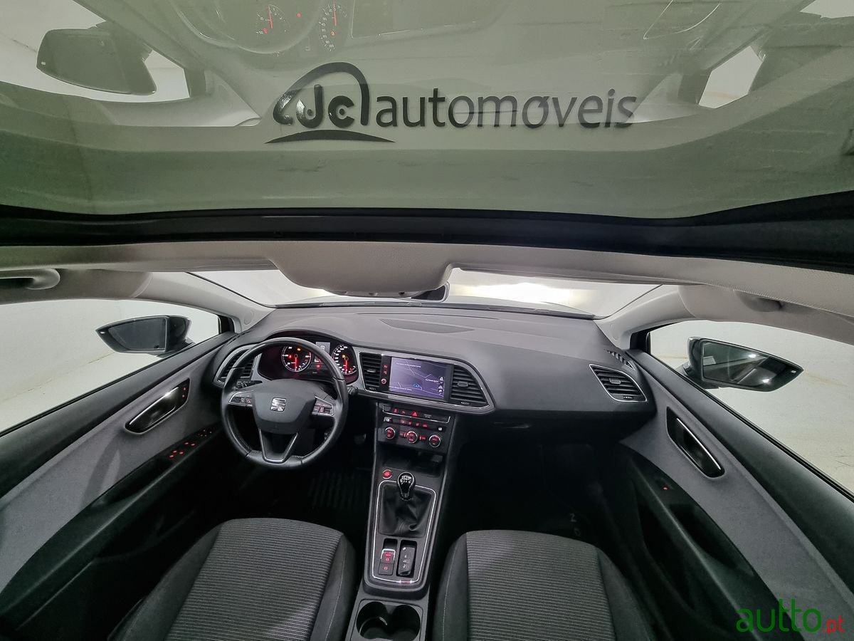 2020' SEAT Leon-St photo #3