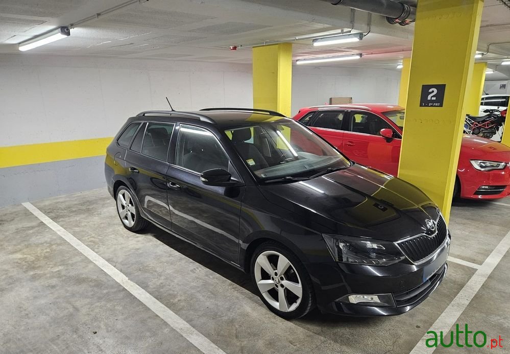 2015' Skoda Fabia Break photo #1