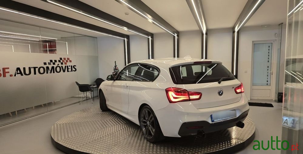2016' BMW Série 1 D Pack M photo #3