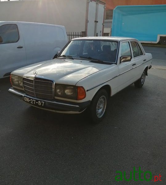 1987' Mercedes-Benz 240 photo #2