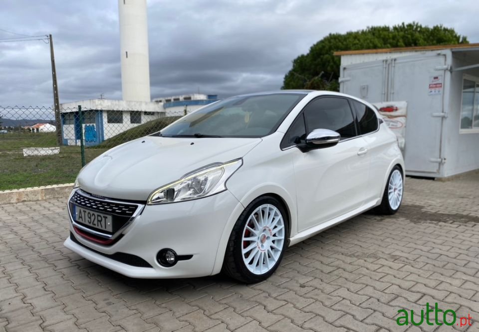 2014' Peugeot 208 photo #1