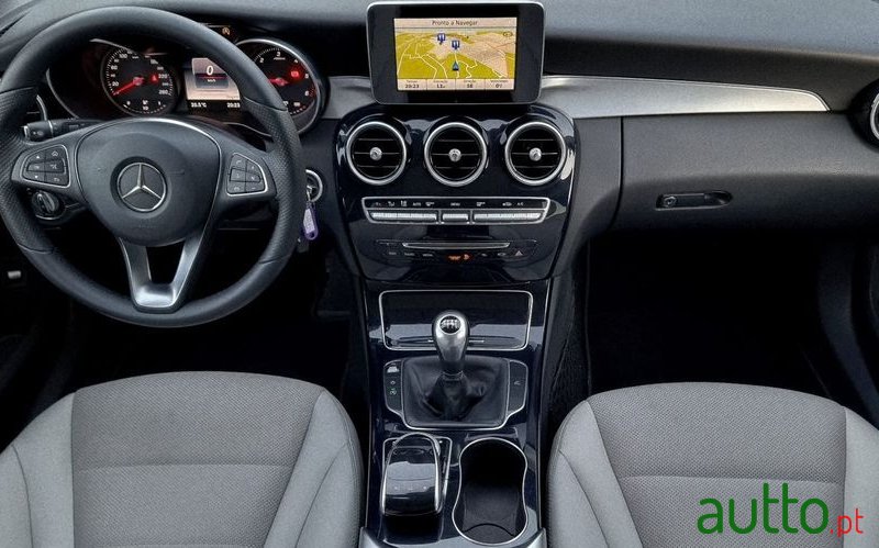 2015' Mercedes-Benz Classe C photo #6