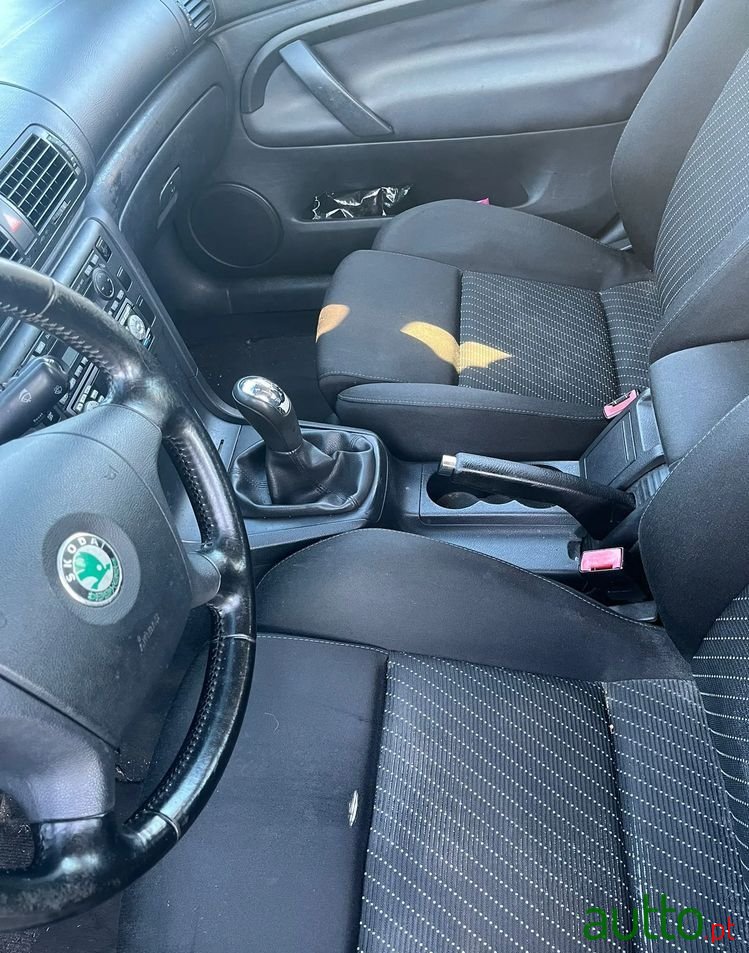 2009' Skoda Octavia photo #4