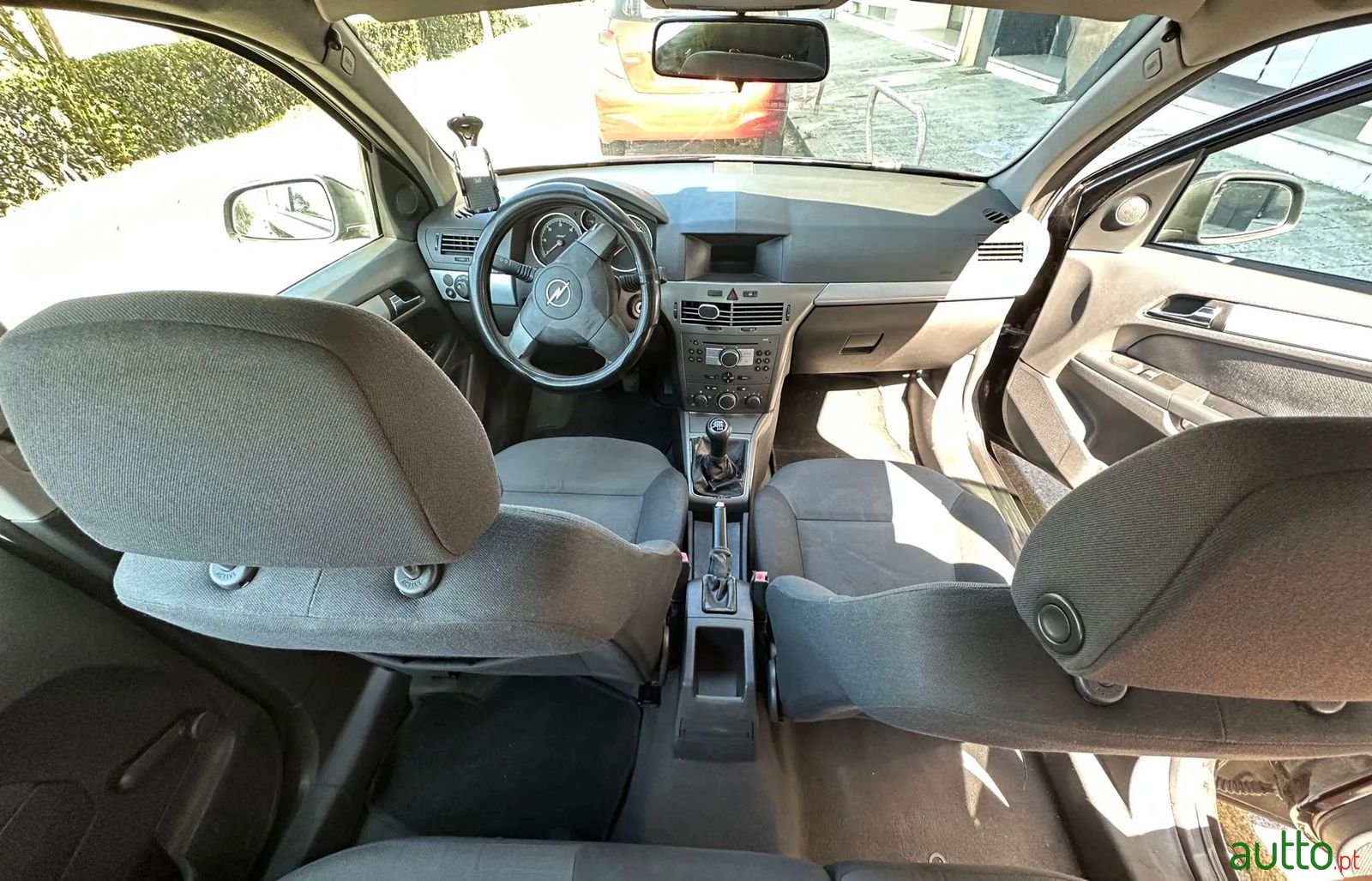 2006' Opel Astra Caravan photo #6