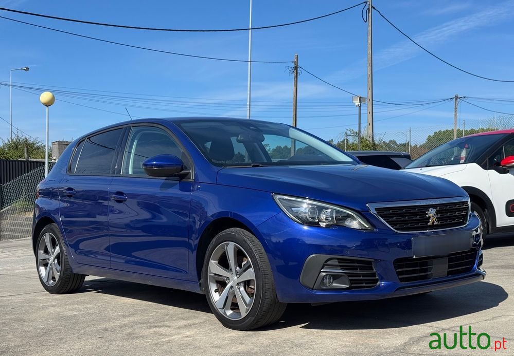 2018' Peugeot 308 Puretech photo #3