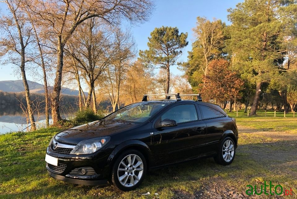 2007' Opel Astra Gtc photo #1