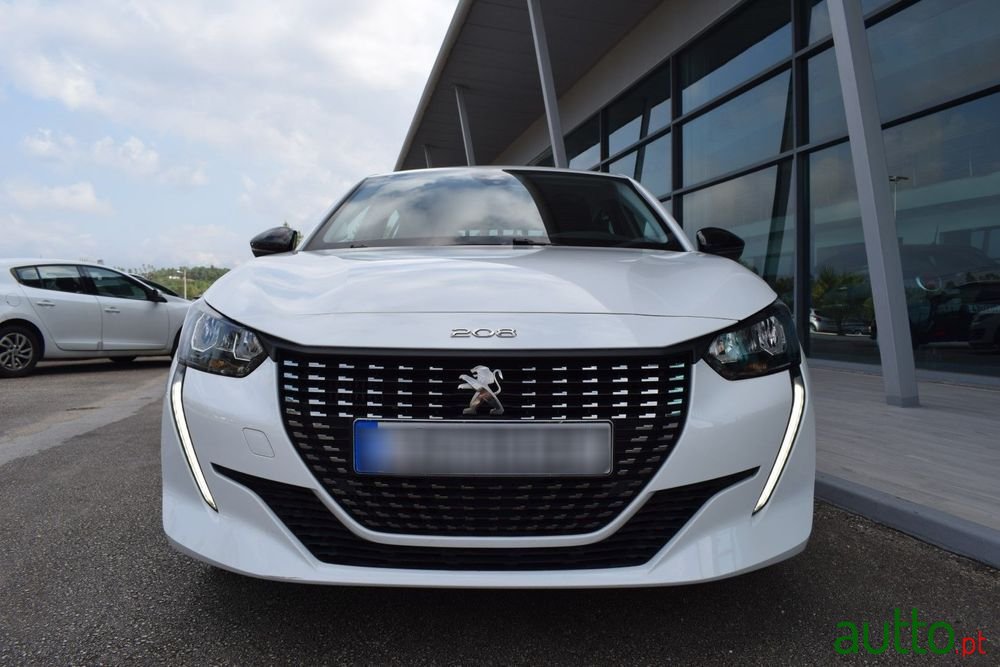 2022' Peugeot 208 photo #2