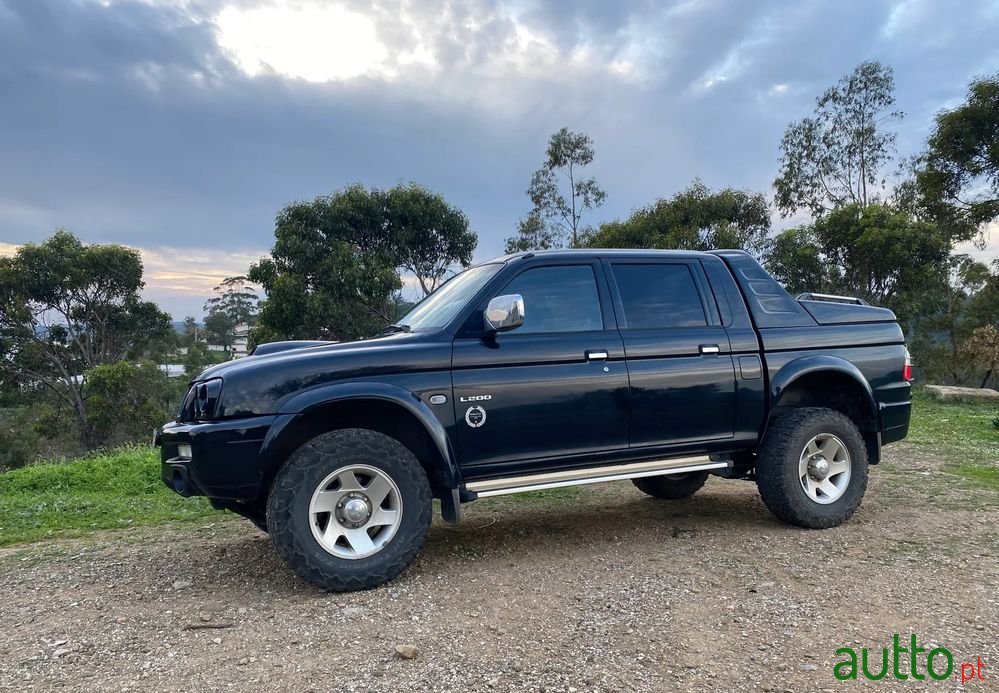 2005' Mitsubishi L200 photo #1