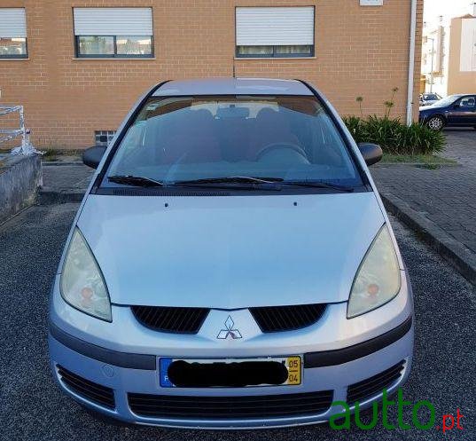 2005' Mitsubishi Colt photo #4