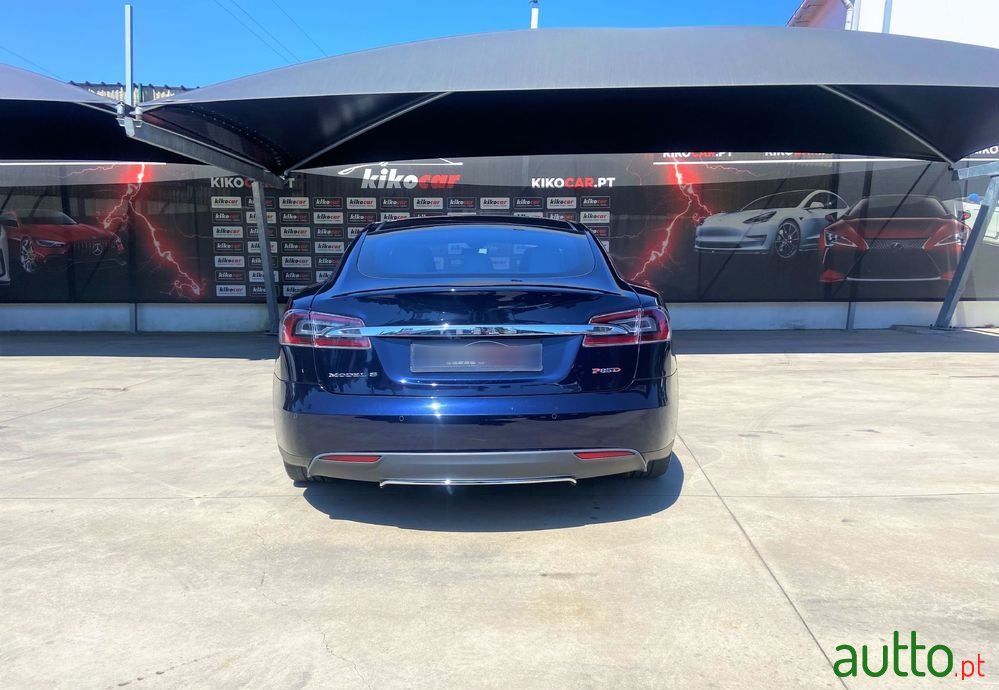 2015' Tesla Model S P85D photo #6