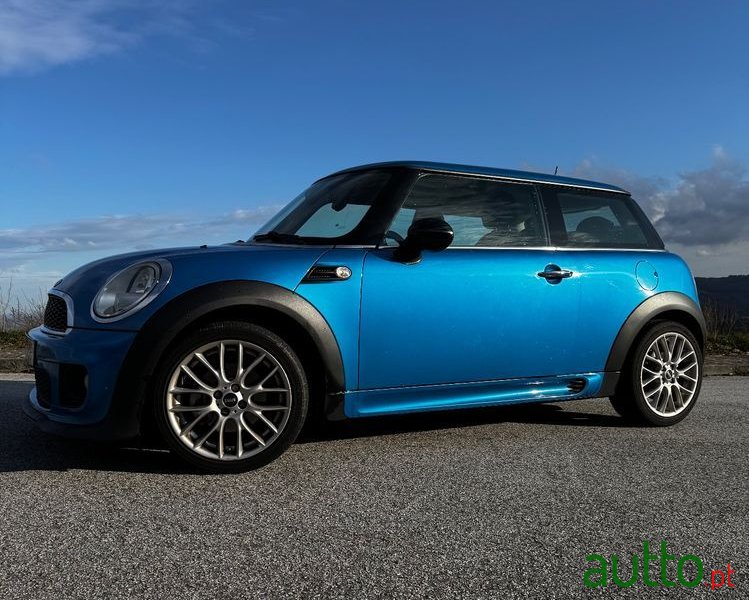 2012' MINI One 3 Portas photo #4
