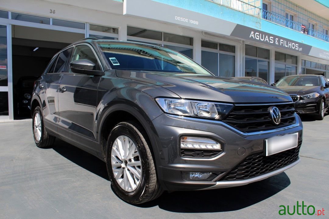 2022' Volkswagen T-Roc photo #1