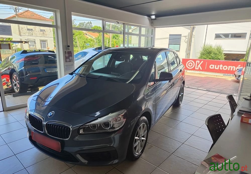 2015' BMW 218 Active Tourer photo #4